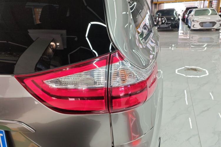 Used Toyota Sienna 2016 3.5L Two-Wheel Drive 7-Seater Parallel Import
