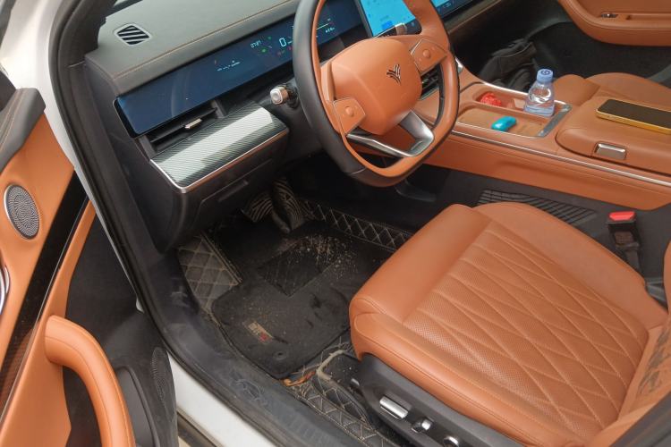 Used NETA L 2024 Range-Extended 220 Luxury Edition Driver Seat