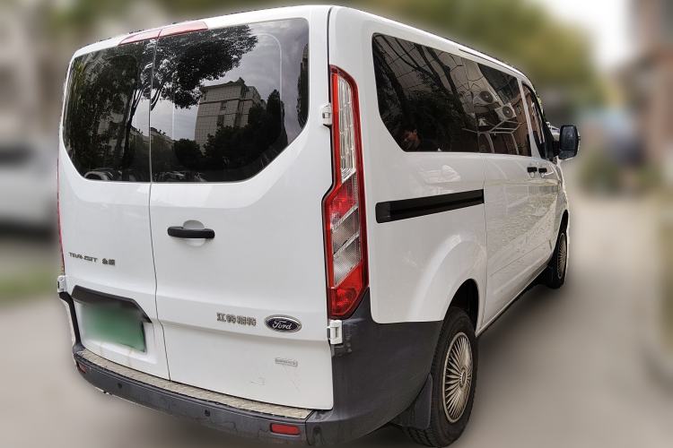 Used Ford Transit 2019 2.0T Gasoline Automatic Multi-Function Commercial Vehicle Short Wheelbase Low Roof 6-Seater China VI Standard