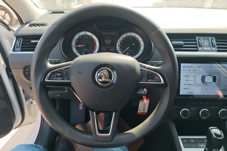 Used Skoda Octavia 2020 1.5L Automatic SmartDrive Luxury Edition Steering Wheel