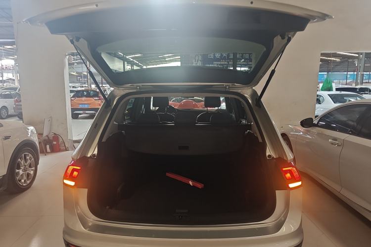 Used Volkswagen Tiguan L 2017 330TSI Automatic Two-Wheel Drive Luxury Edition
