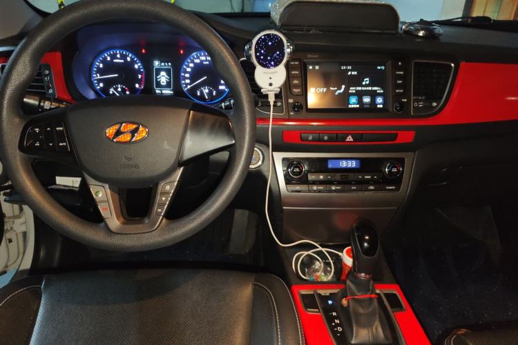 Used Hyundai Mistra 2016 1.6T Automatic Smart GLS Center Console