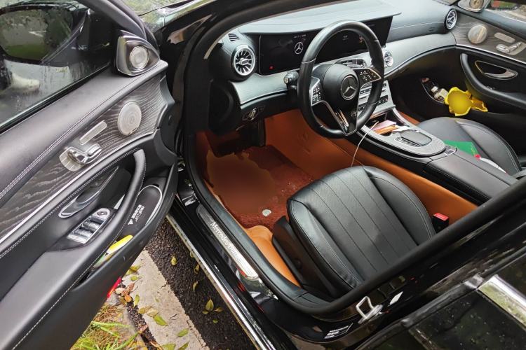 Used Mercedes-Benz E-Class 2023 Updated E 300 L Fashion Edition Driver Seat