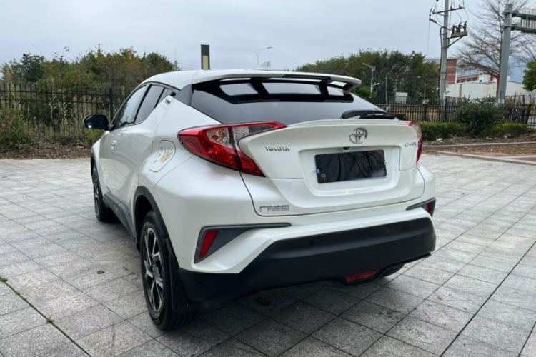Used Toyota C-HR 2018 2.0L Leading Edition China V-standard Exterior 2