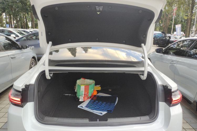 Used Geely Auto Preface L 2024 Zhiqing 1.5TD Galaxy Edition
