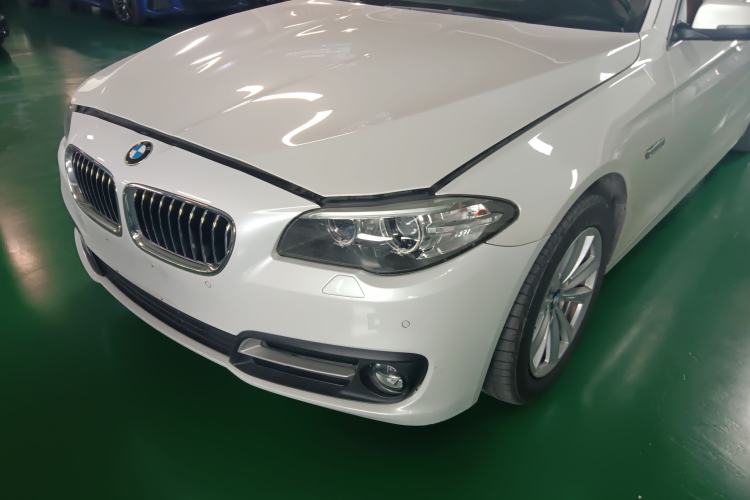 Used BMW 5 Series 2014 520Li Elegant Model
