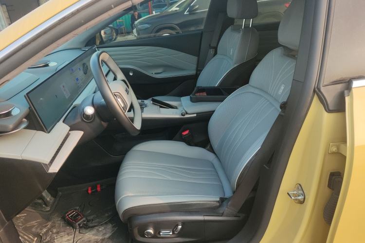 Used Geely Galaxy E8 2024 665 km Range Rear-Drive Starship Long-Range Version
