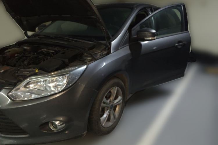 Used Ford Focus 2012 Sedan 1.6L Manual Fashion Edition Guazi used car, China used car export, Used car for sale, Used  cars, Cheapest cars for sale