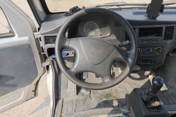 Used Wuling Zhiguang 2015 1.2L Practical LS-I Model
