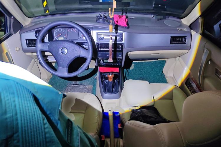 Used Volkswagen Santana Vista 2008 1.8L Manual Sishang Model Center Console