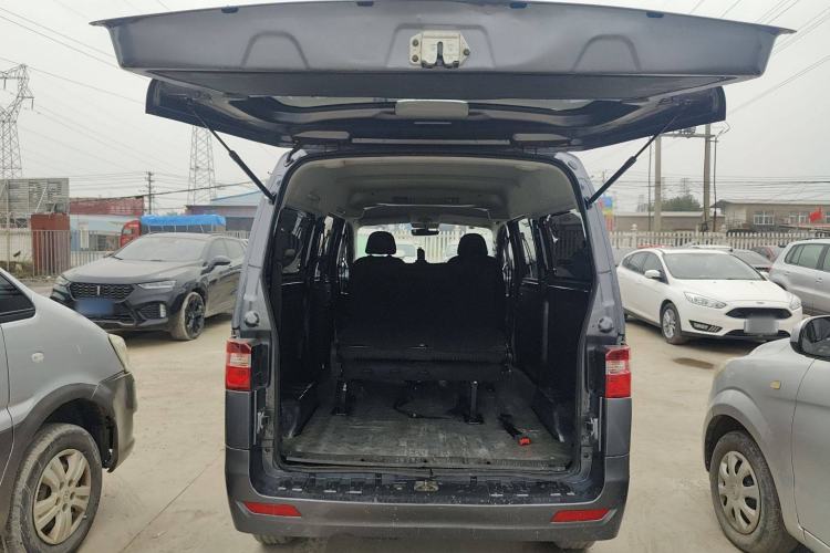 Used Jinbei Gold Hiace M Classic 2024 1.5L Engineering Lion Passenger Vehicle 6 Seats Trunk