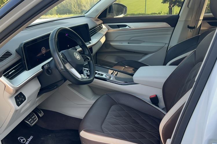 Used Volkswagen Tavendor 2023 380TSI Four-Wheel Drive R-Line Cruise Edition
