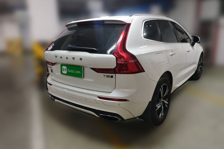 Used Volvo XC60 2019 T5 4x4 Smart & Dynamic Sport Edition China VI Standard

