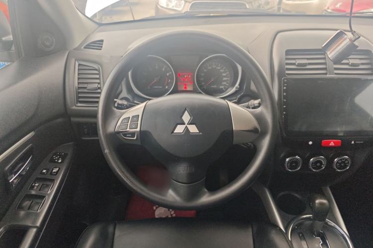 Used Mitsubishi ASX 2013 2.0L CVT Two-Wheel Drive Elite Edition Steering Wheel