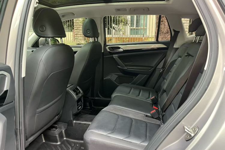 Used Volkswagen Tayron 2020 330TSI Two-Wheel Drive Luxury Smart Connectivity Version Interior 4