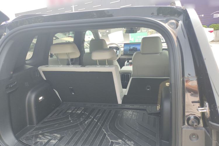 Used Formula Leopard Titanium 3 2025 501KM All-Wheel Drive Intelligent Driving Ultra Version Trunk