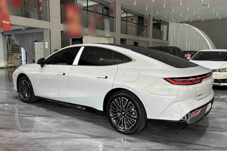 Used Geely Galaxy 8 2025 130km EM-i Deluxe Edition
