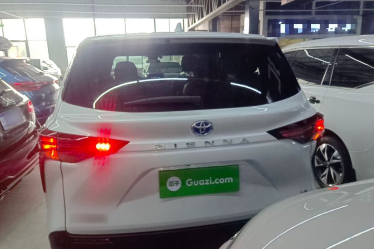 Used Toyota SIENNA 2023 2.5L Hybrid Comfort Edition Rear