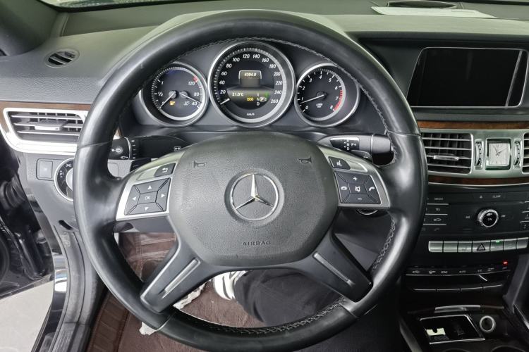 Used Mercedes-Benz E-Class 2015 Facelift E 200 L