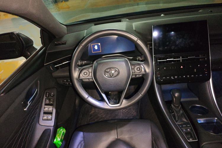 Used Toyota Avalon 2023 Dual-Motor 2.5L XLE Prestige Edition Steering Wheel