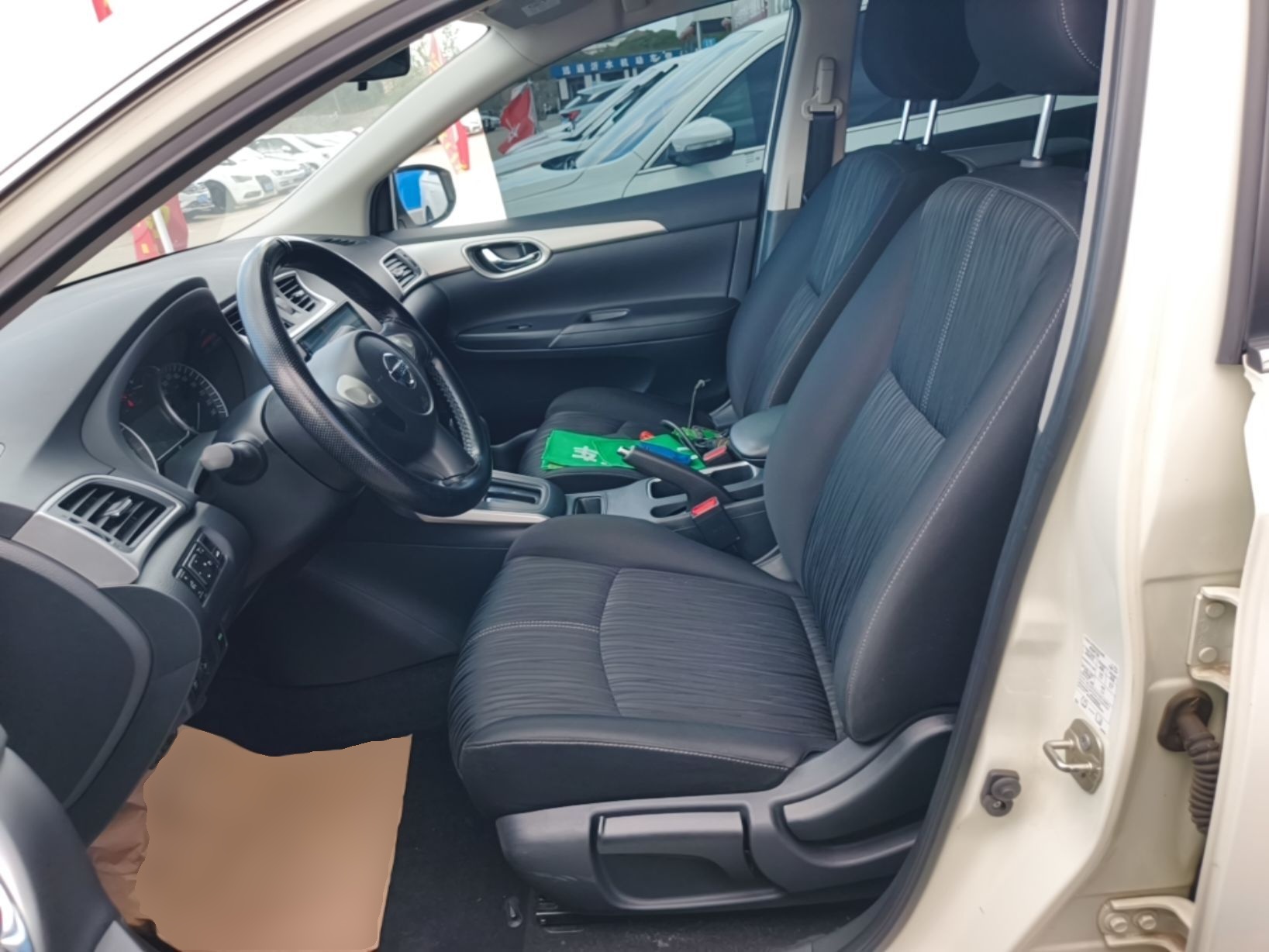 Vordere Reihe im Auto