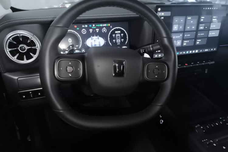 Used Tank 300 New Energy 2025 Hi4-T