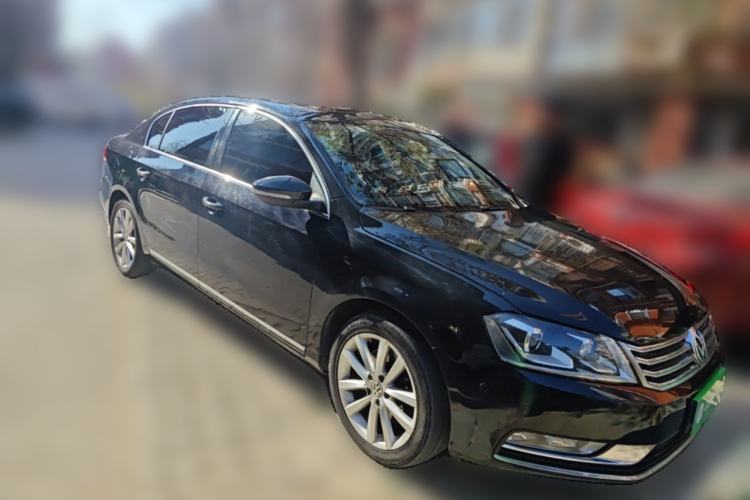 Used Volkswagen Magotan 2012 Facelift 1.8TSI Prestige Model Front Right 45 Deg