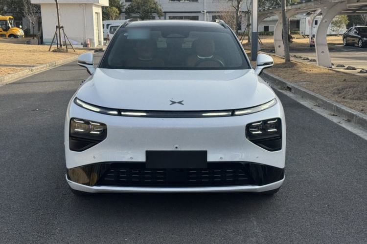 Used XPeng G9 2025 625 Long-Range Max Exterior 4