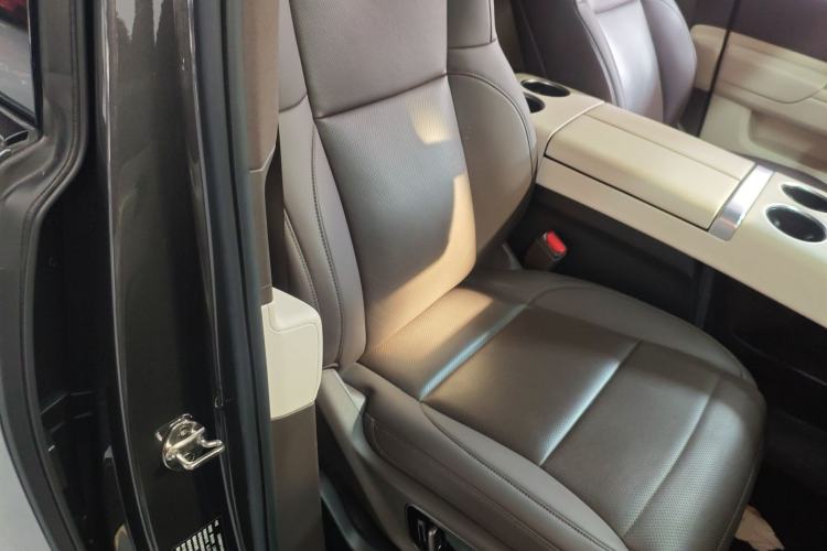 Used Li Auto MEGA 2024 Ultra Model Right Front Seat