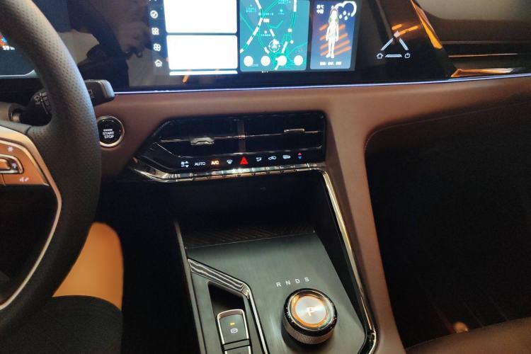 Used SOL X8 PLUS 2023 1.5 TGDI DCT Smart Edition 6-Seater