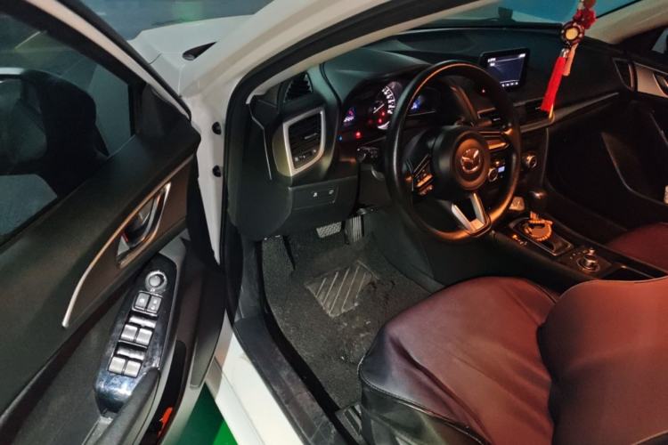 Used Mazda 3 Axela 2019 Cloud-Controlled Sedan 1.5L Automatic Luxury Model China VI Standard