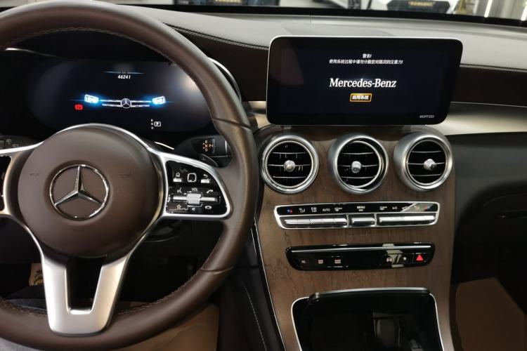 Used Mercedes-Benz GLC 2020 Facelift GLC 300 L 4MATIC Dynamic Edition
