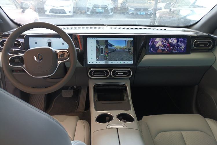 Used Leapmotor C01 2023 525 Comfort Edition Center Console