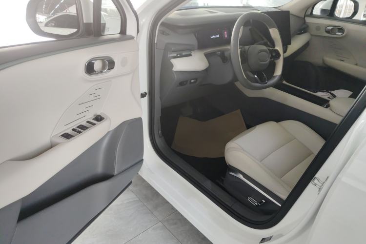 Used Lynk & Co 06 EM-P 2023 EM-P 56 Standard Range Pro