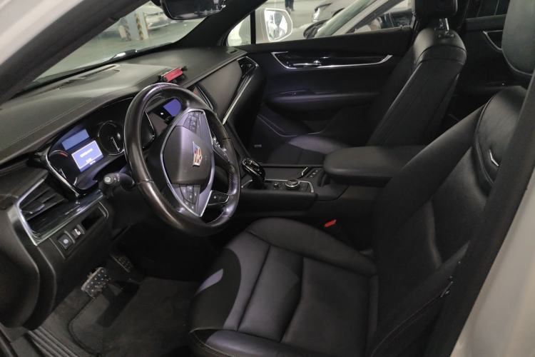 Used Cadillac XT5 2020 28T Luxury Version Left Front Seat