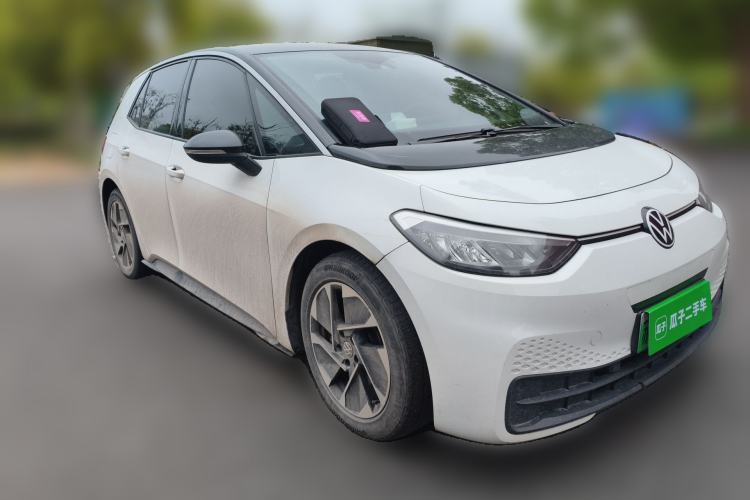 Used Volkswagen ID.3 2024 Pure & Smart Edition Front Right 45 Deg