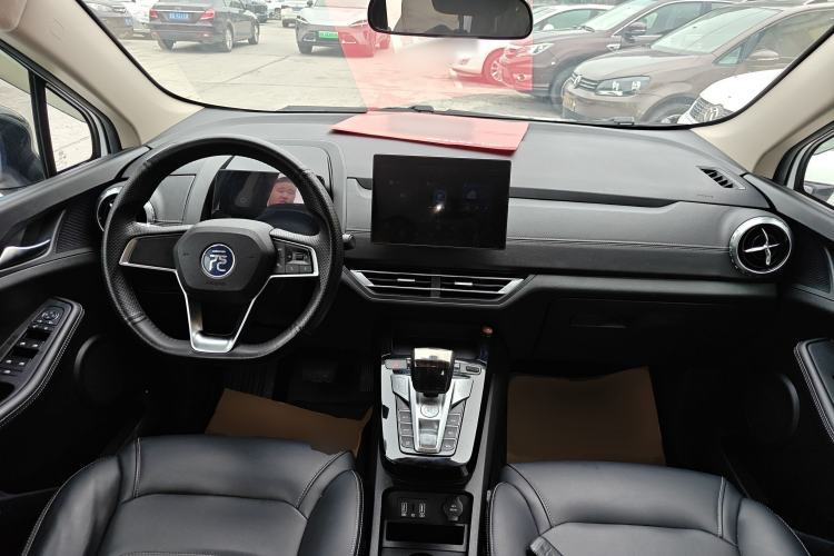 Used BYD Yuan New Energy 2019 EV535 Smart Connect Trendsetting Model Center Console