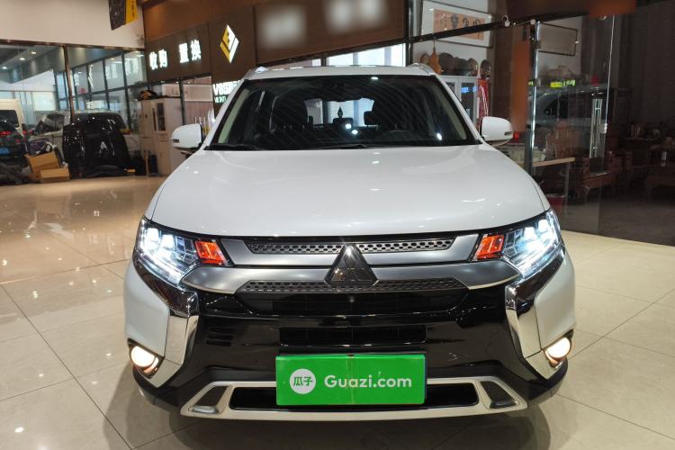 Used Mitsubishi Outlander 2019 2.4L 4x4 Zhi Xiang Edition 5 Seats China VI Standard