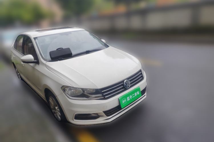 Used Volkswagen Santana 2016 1.6L Automatic Comfort Edition Front Right 45 Deg