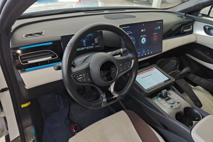 Used BYD Seal 06 New Energy 2024 DM-i 120KM Flagship Model
