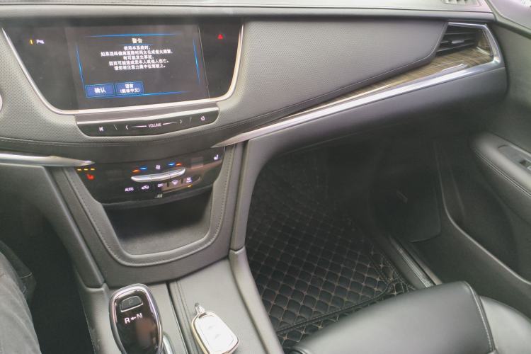 Used Cadillac XT5 2018 25T Luxury Model
