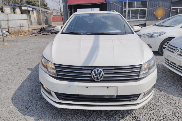 Used Volkswagen Gran Lavida 2015 1.6L Manual Comfort Edition
