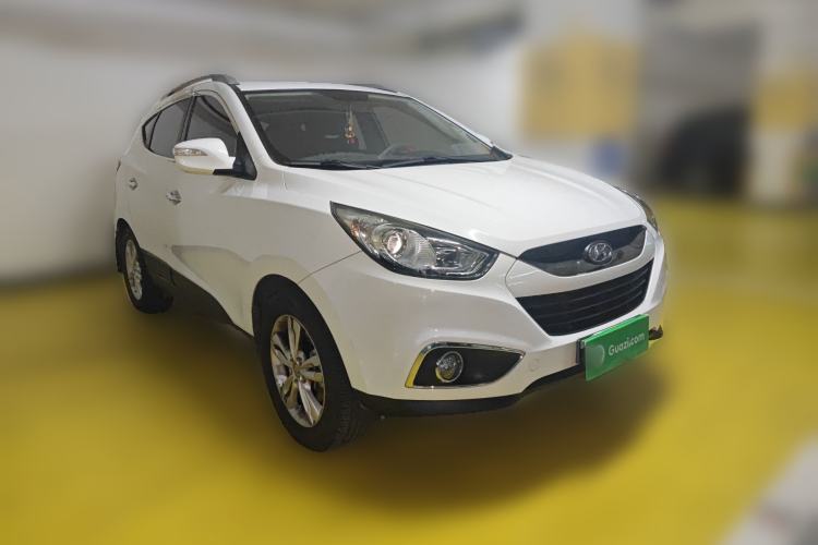 Used Hyundai ix35 2010 2.0L Automatic Two-Wheel Drive Elite Edition GLS Front Right 45 Deg