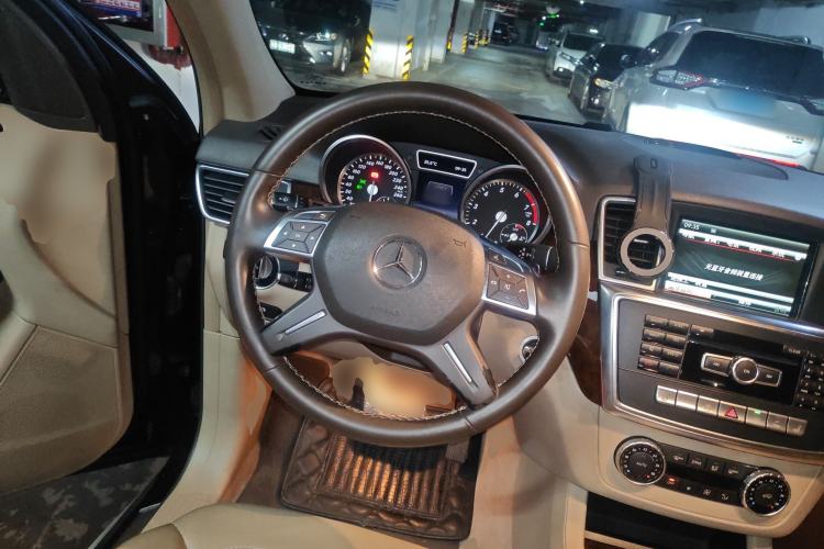 Used Mercedes-Benz M-Class 2014 ML 400 4MATIC Dynamic Model
