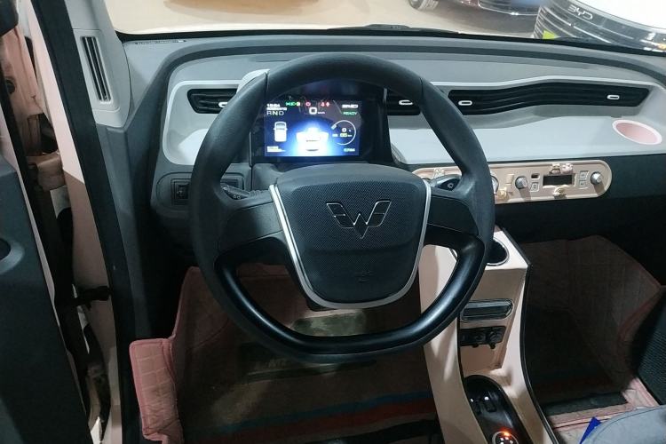 Used Wuling Hongguang MINIEV 2021 Macaron Premium Model – Lithium-NMC Steering Wheel