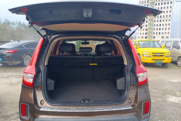 Used Geely Auto Vision X6 2016 1.8L Manual Luxury Model
