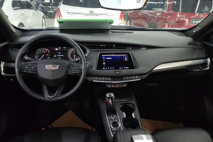 Used Cadillac XT4 2018 28T Two-Wheel Drive Leading Version Center Console