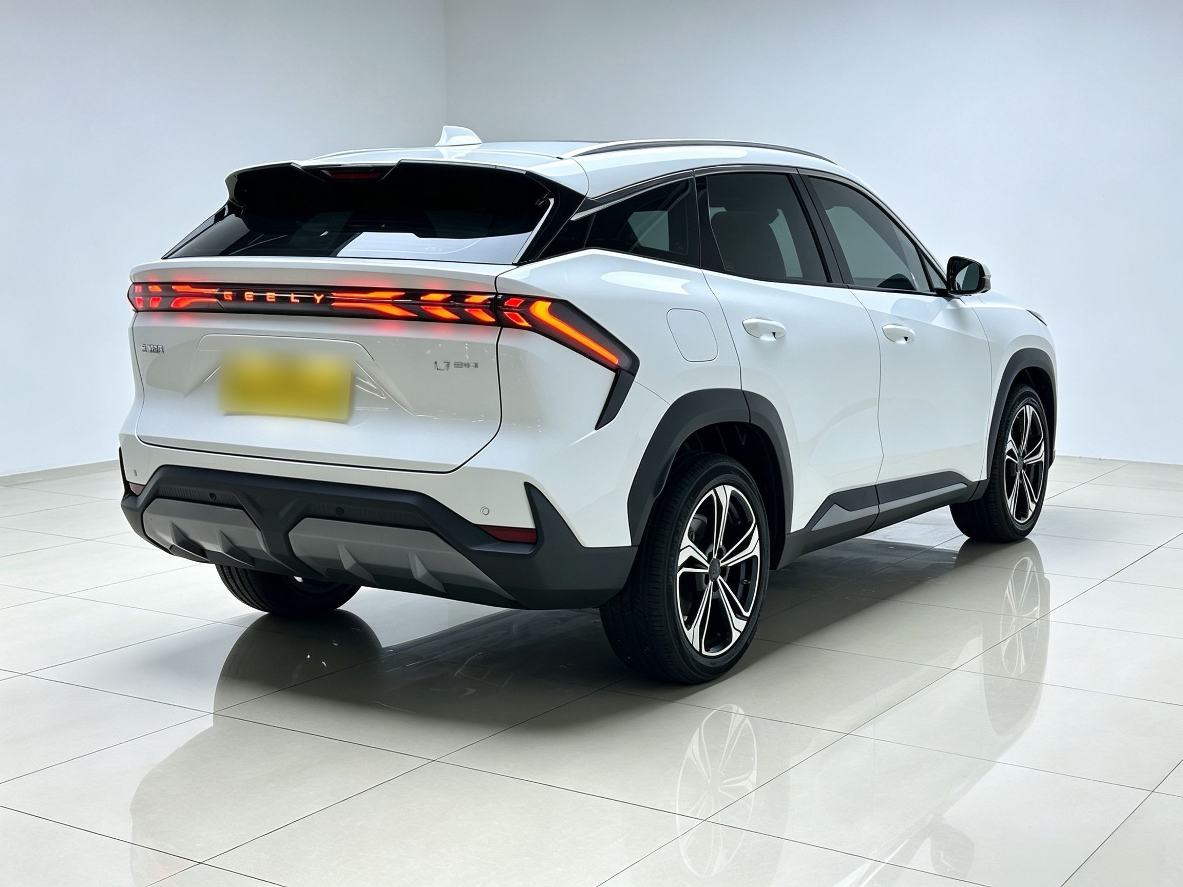 Geely Galaxy L7 2025 EM-i 115km Exploration Edition — снимка 14