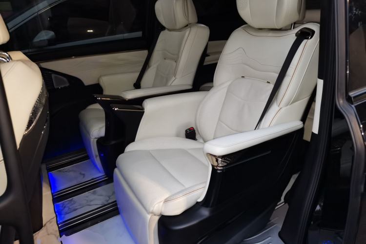 Used GAC Trumpchi M8 2023 Zongshi Series Dual-Motor YuZun Edition