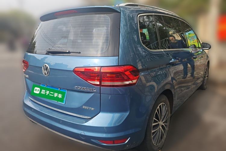 Used Volkswagen Touran 2018 Volkswagen Touran L 280TSI DSG Luxury Edition 7 Seats Rear Right 45 Deg